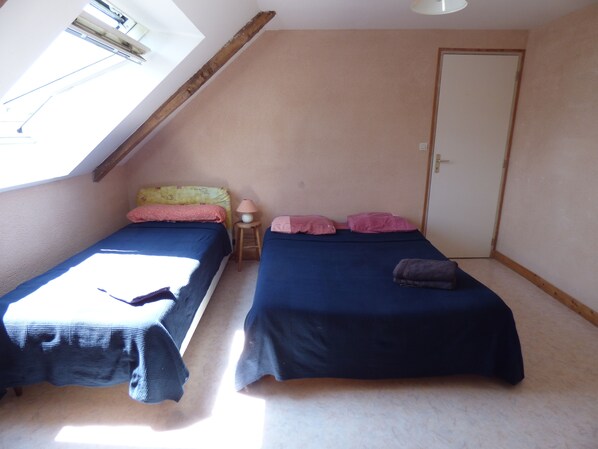5 bedrooms, iron/ironing board, travel cot, free WiFi