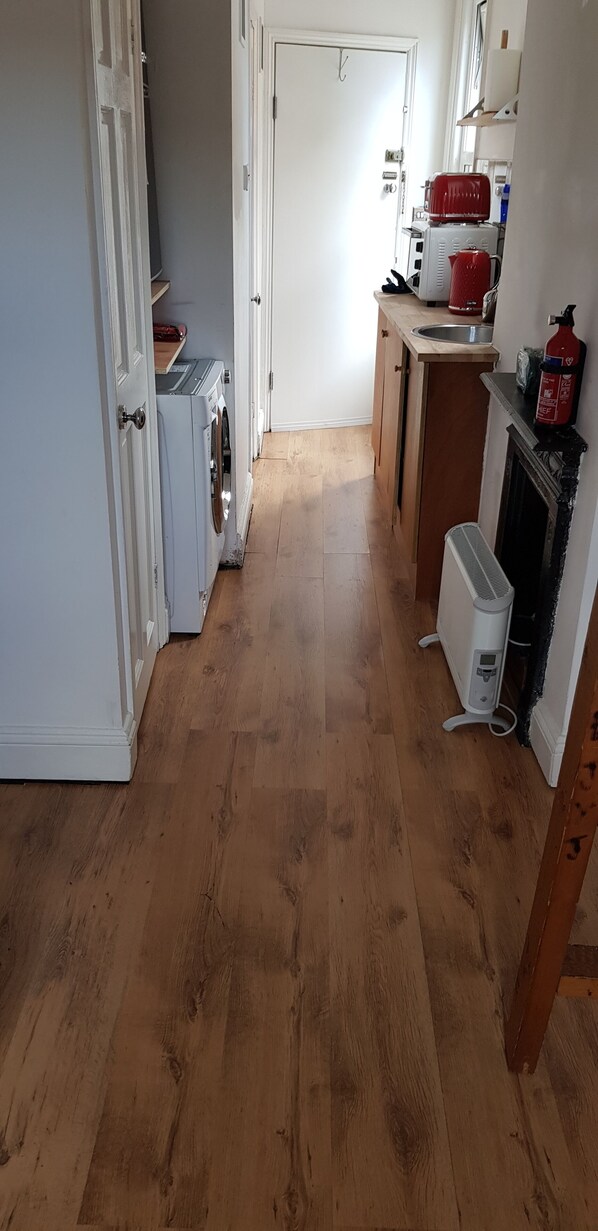 Interior - Studio Flat in SW4 7BB, (London)