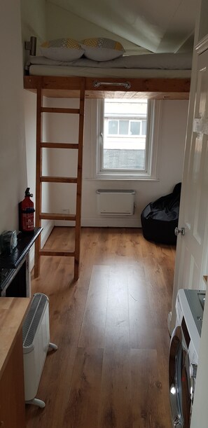 Interior - Studio Flat in SW4 7BB, (London)