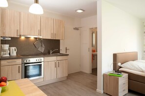 Unclassified image, 2 of 7, button