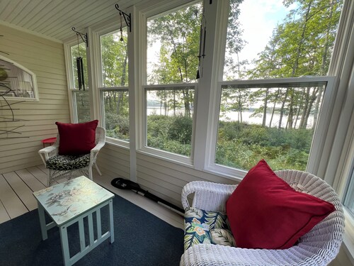 Private Lakefront Cottage in mid-coast Maine