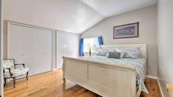 1 chambre, fer et planche Ă repasser, lit parapluie, draps fournis