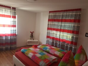 1 bedroom, in-room safe, WiFi, bed sheets