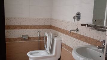 Classic Double or Twin Room | Bathroom | Shower