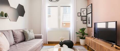 Apartment, 1 Bedroom | Living room