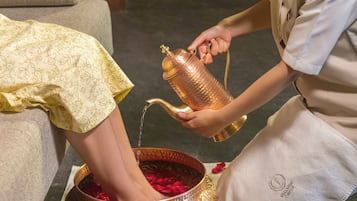 Couples treatment room(s), body treatments, aromatherapy, body wraps