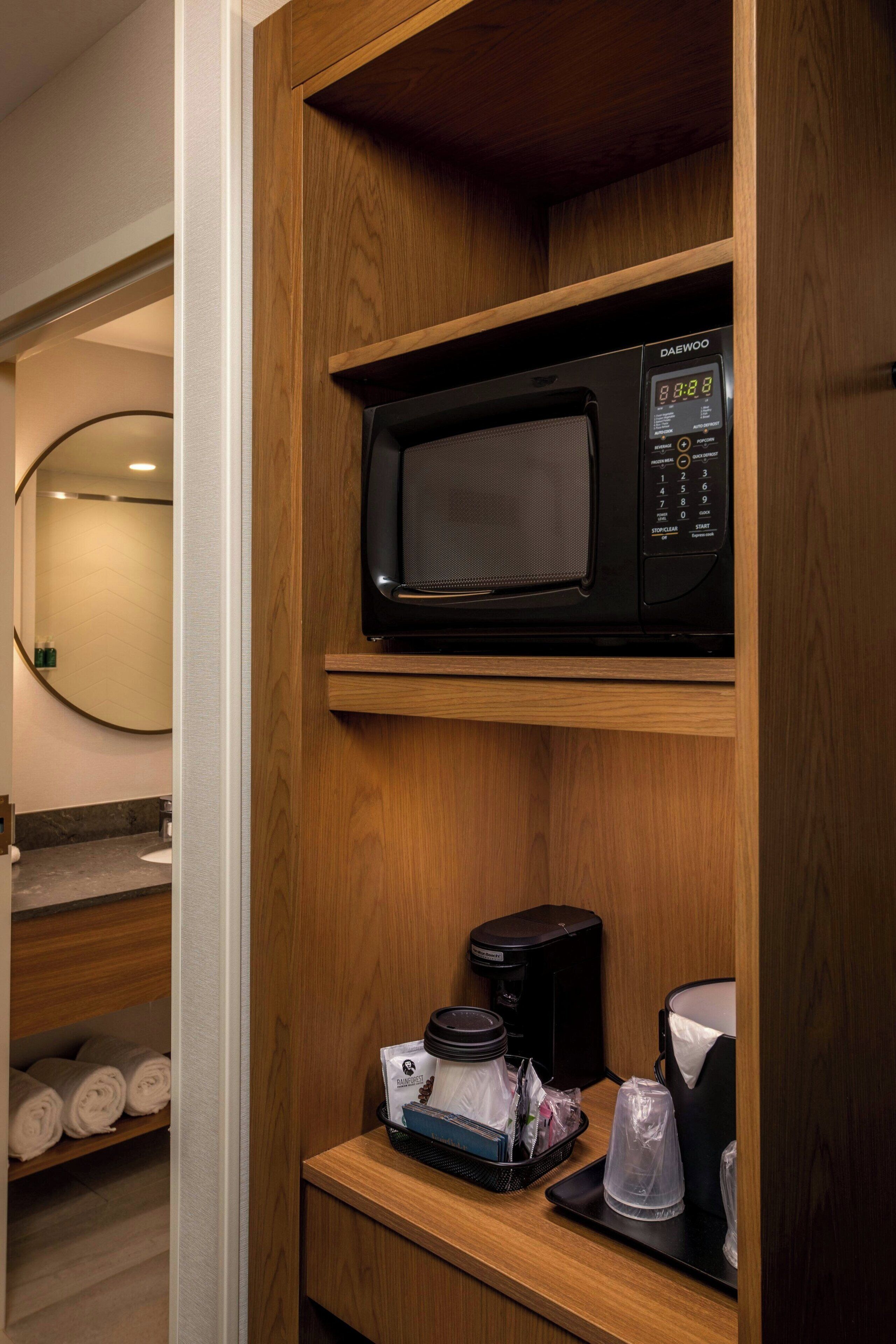 room, 2 queen beds, non smoking | desk, iron/ironing board, cots/infant beds, wifi