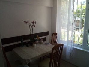 Dining - Apartment  Vili's place (Burgas)