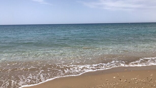 A beach with clear water and a sandy shore. - Villa Eden Luxore (SCIACCA)