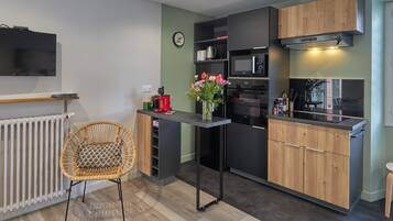 Refrigerador, microondas, horno, placa de cocina