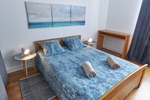 2 bedrooms, iron/ironing board, travel cot, free WiFi
