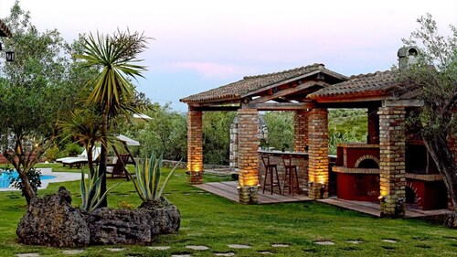 “Private Luxury Estate with Pool, Tennis & Cinema”( sleep 18-25)