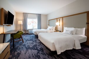 1 dormitorio, escritorio, cortinas opacas