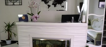 克雷利亞精品客房飯店