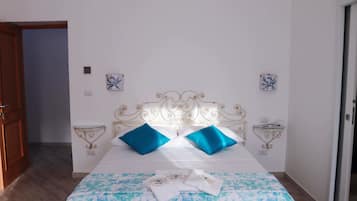Rom – comfort | Safe på rommet, individuelt innredet og skrivebord