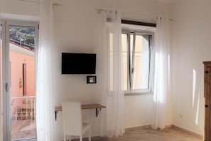 Comfort-Zimmer | Zimmersafe, individuell eingerichtet, Schreibtisch