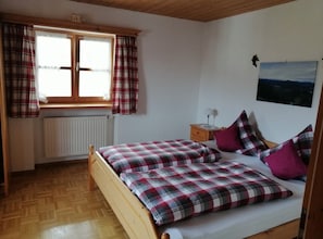 2 chambres, lit parapluie, Wi-Fi, draps fournis