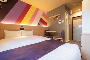 Chambre, 1 lit double, non-fumeurs | Coffres-forts dans les chambres, décoration personnalisée