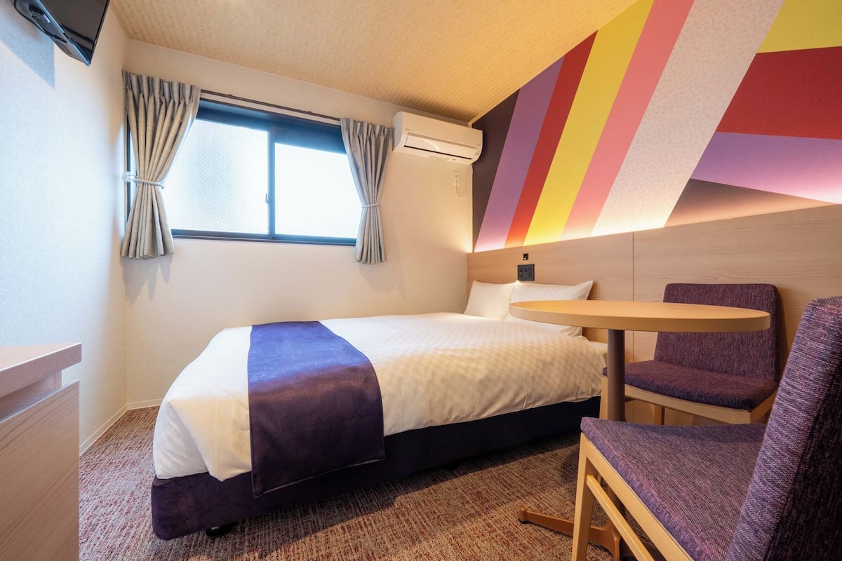 Chambre, 1 lit double, non-fumeurs | Coffres-forts dans les chambres, décoration personnalisée