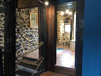 La Tasca ~ Rustic mini duplex in the heart of the AMBROZ-Cáparra Valley 