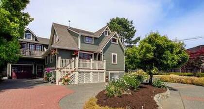 Character Stay across Swan Lake Nature Sanctuary