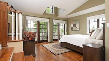 5 chambres, fer et planche à repasser, lit de bébé portatif