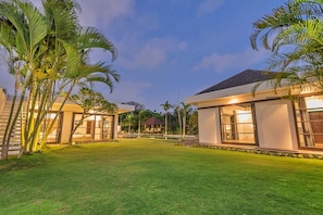 Exterior - 11-bedroom private estate, ideal for large groups, families, retreats and celebrations. The estate accomodates up to 30 guests. Includes daily breakfast, a private chef, airport transfers, complimentary massages, dedicated driver and housekeeping. (Seminyak)