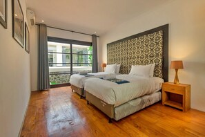 11 chambres, fer et planche à repasser, lit de bébé portatif