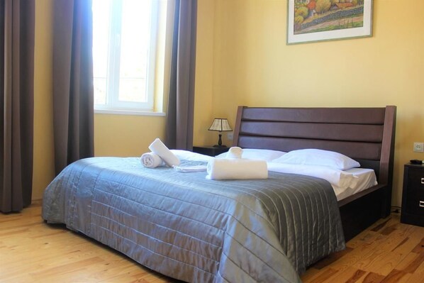 Chambre Double Standard | Bureau, espace de travail pour ordinateur portable