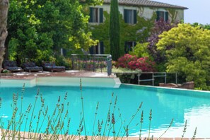 Outdoor pool - Villa Dipendenza, Historic Holding with  wonderful swimming pool (murlo - siena, tuscany)