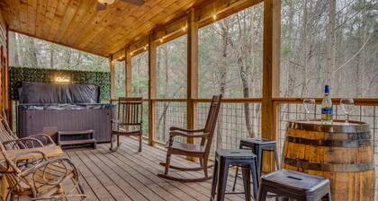 Bring Your Dog! Heated Pool, Movie Room