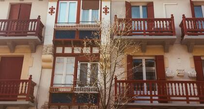 Fabelhafte 3-Zimmer-Wohnung in der berühmten Nachbarschaft von La Marina. ESS2385