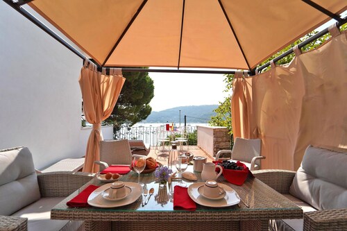  Villa Miranda 5Bd Waterfront WiFi Grill 10 m vom Ufer, Fähre nach 5 Terre