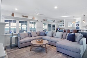 Smart TV, fireplace, books, stereo - *Oceanfront Beach Home* (Sandwich)