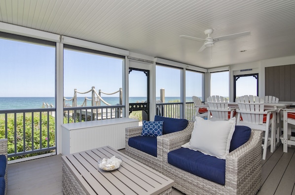 Smart TV, fireplace, books, stereo - *Oceanfront Beach Home* (Sandwich)