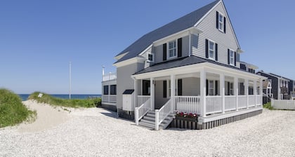 * Äskettäin listattu * Oceanfront Beach Home