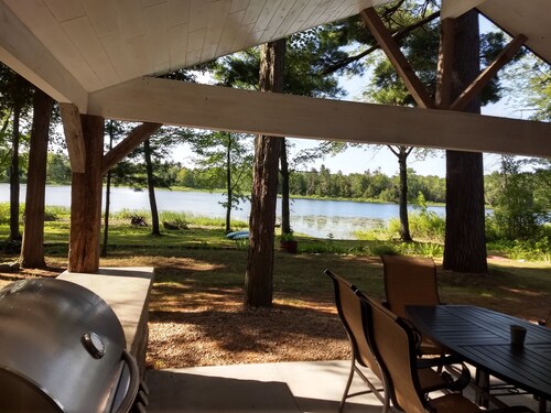 Sunken Lake Cottage, w/ 2 Kayaks, Paddle Boat and Canoe