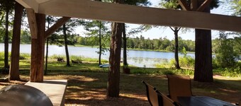 Sunken Lake Cottage, w/ 2 Kayaks, Paddle Boat and Canoe