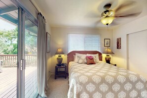 3 bedrooms, iron/ironing board, Internet, bed sheets - Ideally Located Princeville home w/ large lanai, yard, & views (Princeville)