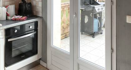 Homerez - Haus in Saint-Géry + Pool