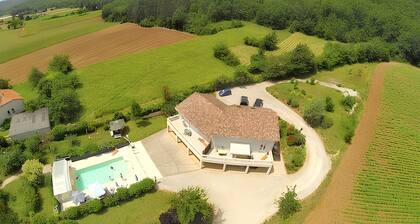 Homerez - Maison à Saint-Géry + Piscine