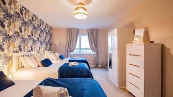 2 bedrooms, iron/ironing board, travel cot, WiFi