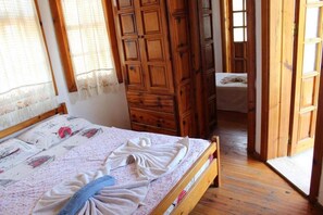 Elite Apartment, 2 Bedrooms | Individually decorated, individually furnished, desk, iron/ironing board