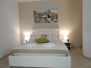 Deluxe-Doppelzimmer, 1 Queen-Bett, Erdgeschoss (Malve)