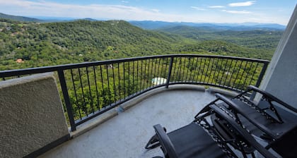 Sugartop Resort 6th-Floor Corner Condo: Breathtaking Mountain Views - 2BR