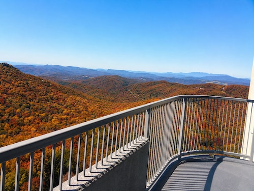 Sugartop Resort 6th-Floor Corner Condo: Breathtaking Mountain Views - 2BR
