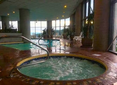 Sugartop Resort 6th-Floor Corner Condo: Breathtaking Mountain Views - 2BR