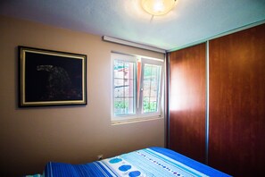 1 bedroom, free WiFi, bed sheets