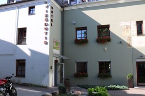 Façana frontal de l'allotjament