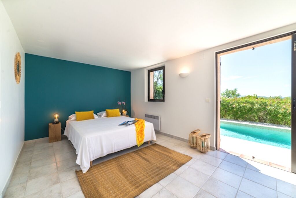 3 Schlafzimmer, Schreibtisch, Bügeleisen/Bügelbrett, Reisekinderbett